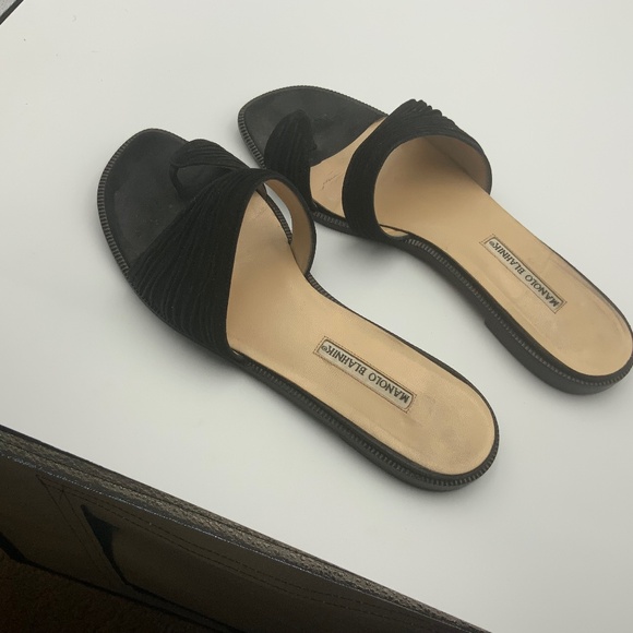 MANOLO BLAHNIK PLEATED SUEDE AND LEATHER THONG - Picture 1 of 6